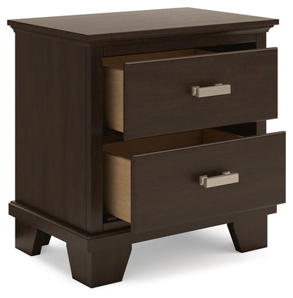 Covetown  Panel Bed With Mirrored Dresser And Nightstand
