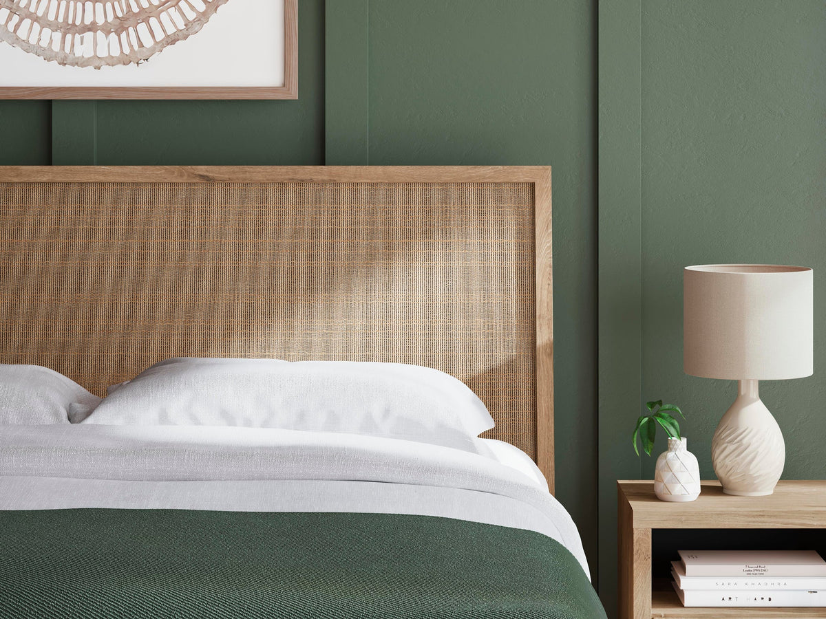 Cielden  Panel Bed With Mirrored Dresser And Nightstand