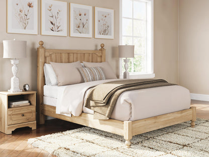 Galletyn  Panel Bed With Mirrored Dresser