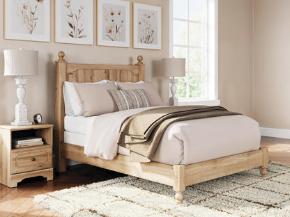 Galletyn  Panel Bed With Mirrored Dresser And Nightstand