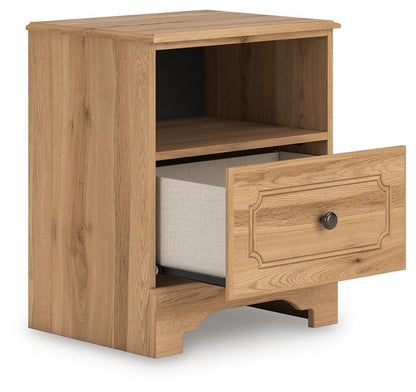 Galletyn  Panel Bed With Mirrored Dresser And Nightstand