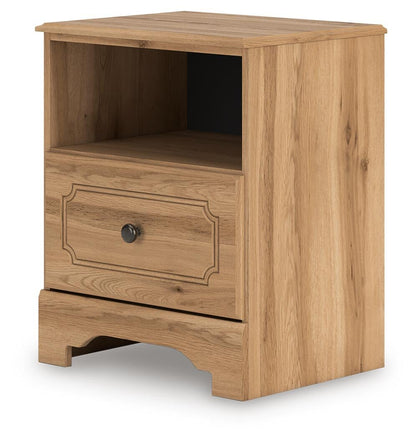 Galletyn  Panel Bed With Mirrored Dresser And Nightstand