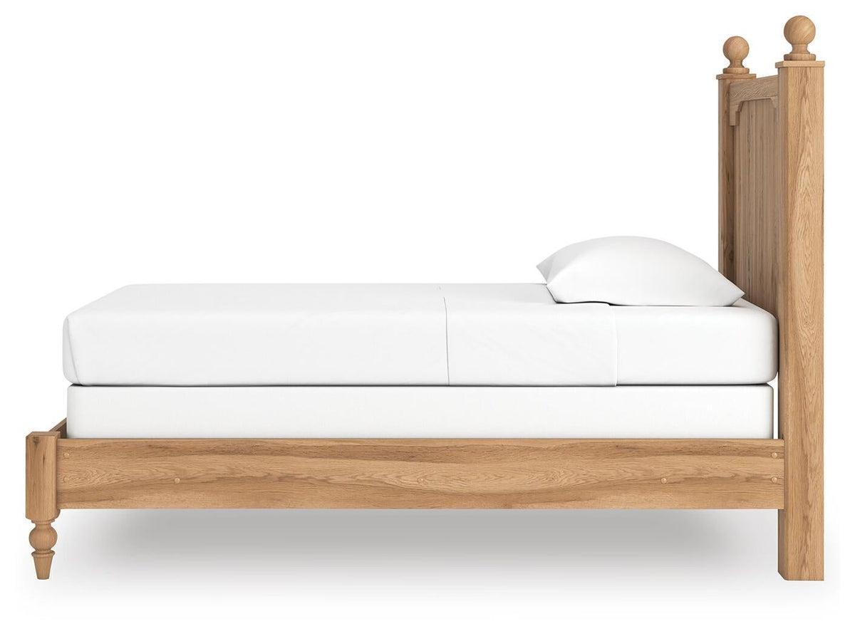 Galletyn  Panel Bed With Mirrored Dresser And Nightstand