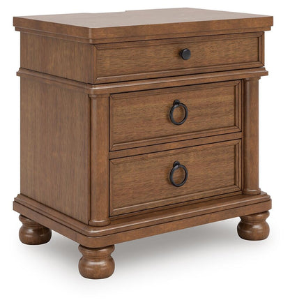 Chadworth  Poster Bed With Mirrored Dresser And Nightstand