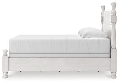 Chadworth  Poster Bed, Dresser And Mirror