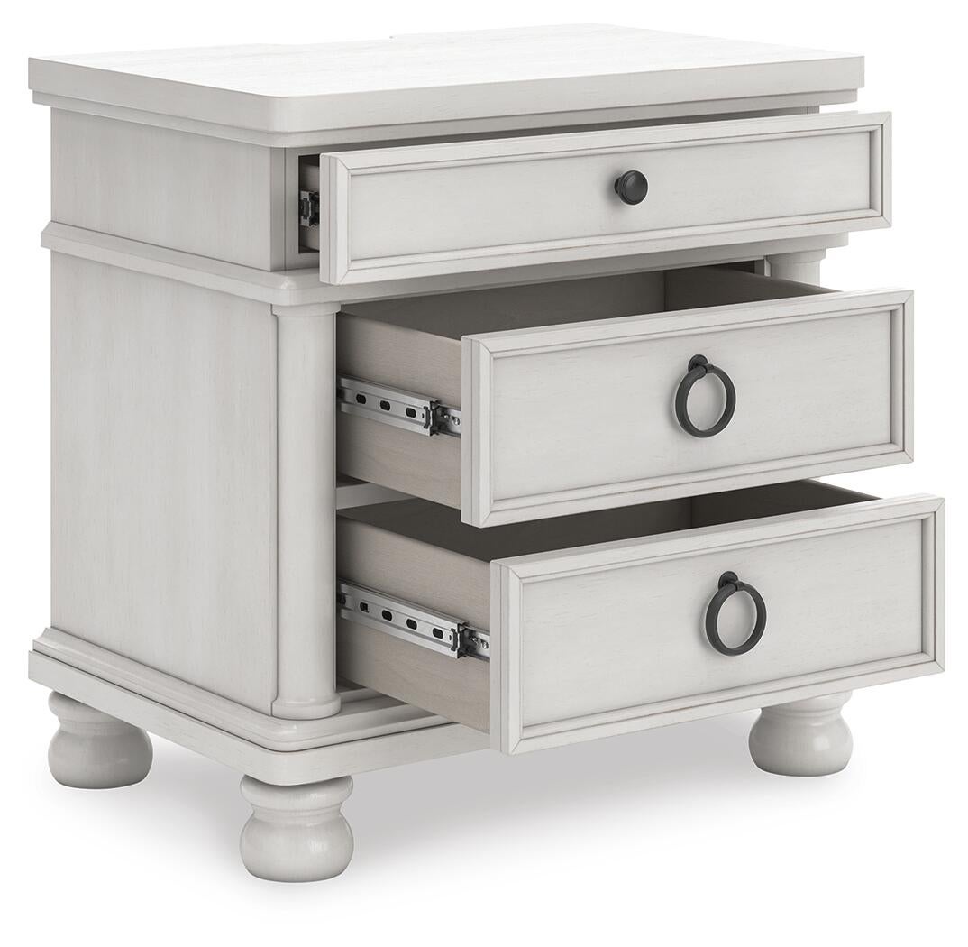 Chadworth  Poster Bed, Dresser, Mirror And Nightstand