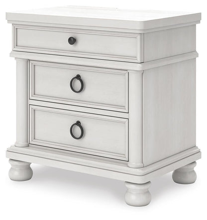 Chadworth  Poster Bed, Dresser, Mirror And Nightstand
