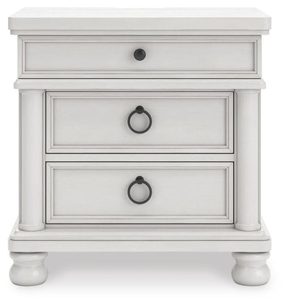 Chadworth California  Poster Bed, Dresser, Mirror And Nightstand