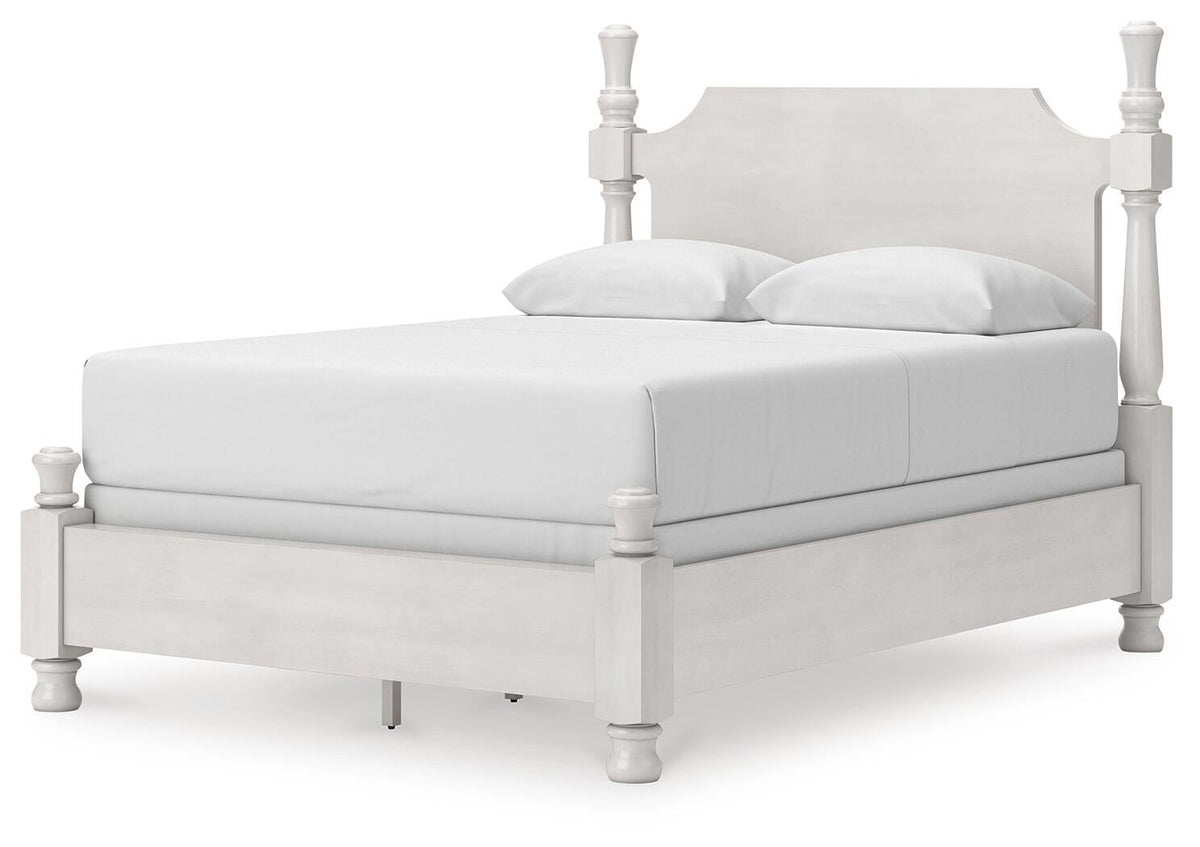 Chadworth  Poster Bed, Dresser, Mirror And Nightstand