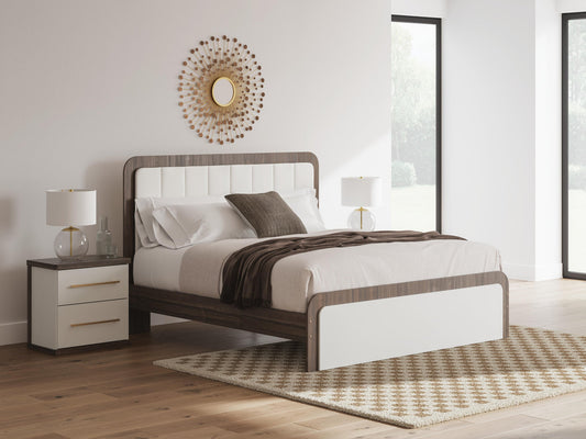 Kendanport  Upholstered Bed