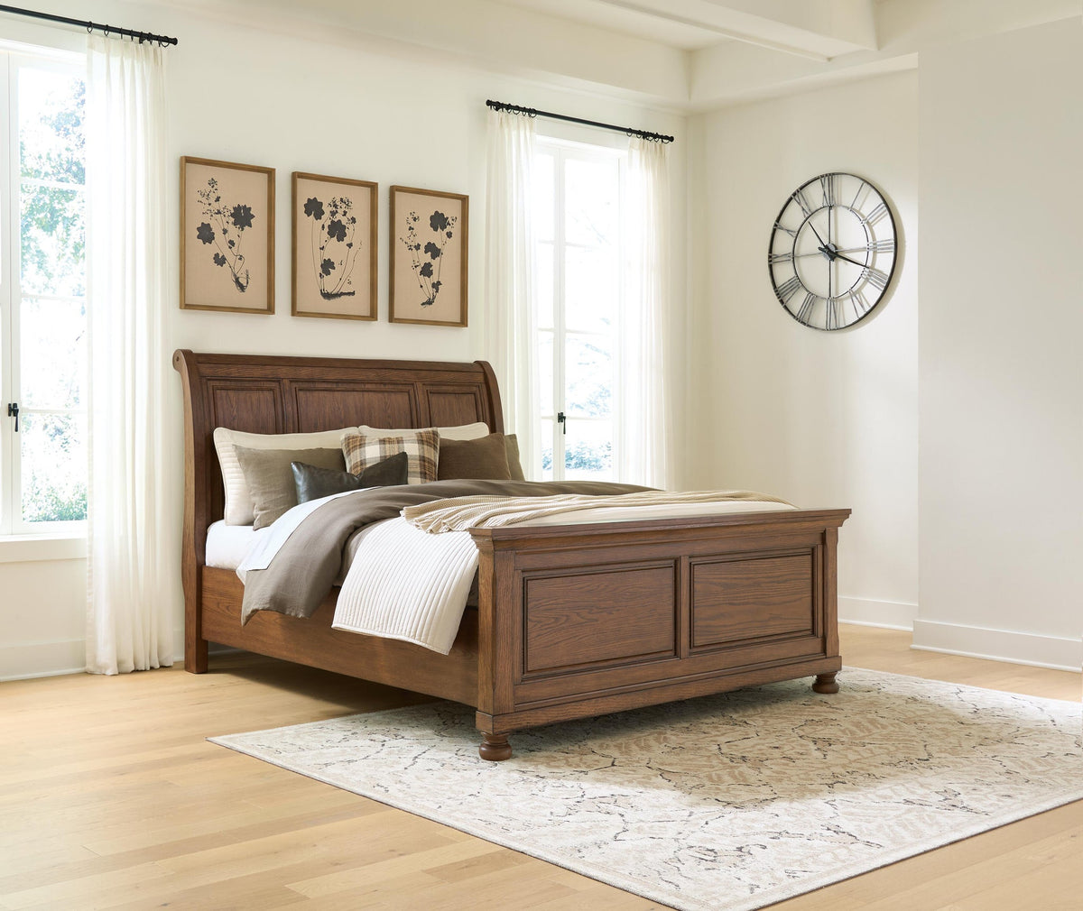 Zackaryn  Sleigh Bed